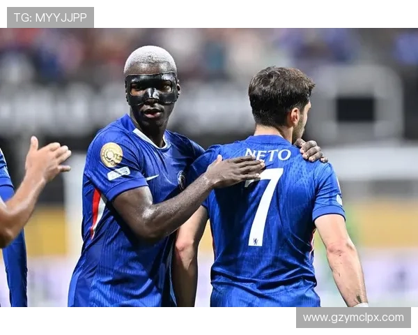 足球明星大汇聚全方位解析足坛传奇人物与精彩瞬间 足球明星大汇聚全方位解析足坛传奇人物与精彩瞬间